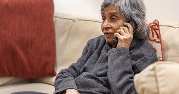 Lady with grey jumper